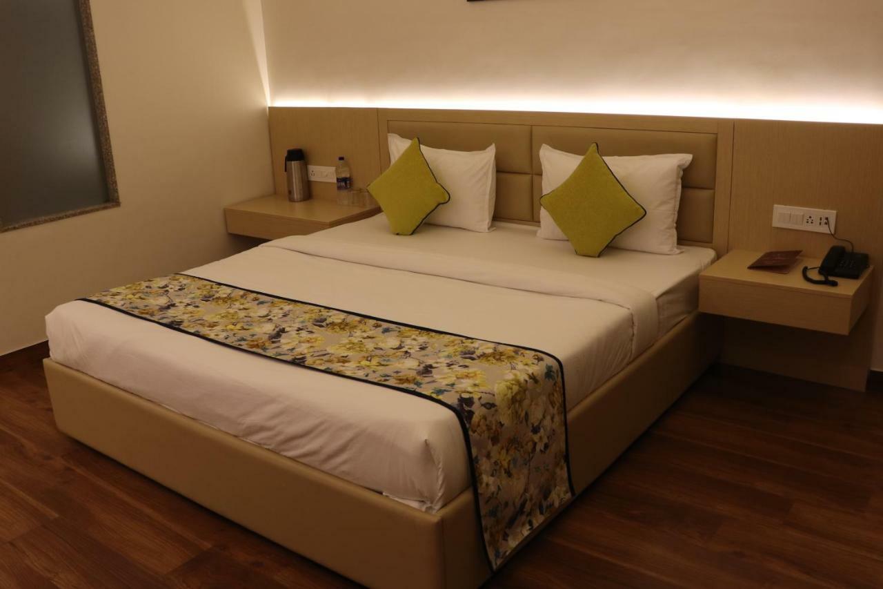 Hotel Le Amor Kota  Extérieur photo