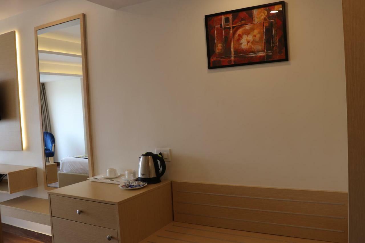 Hotel Le Amor Kota  Extérieur photo