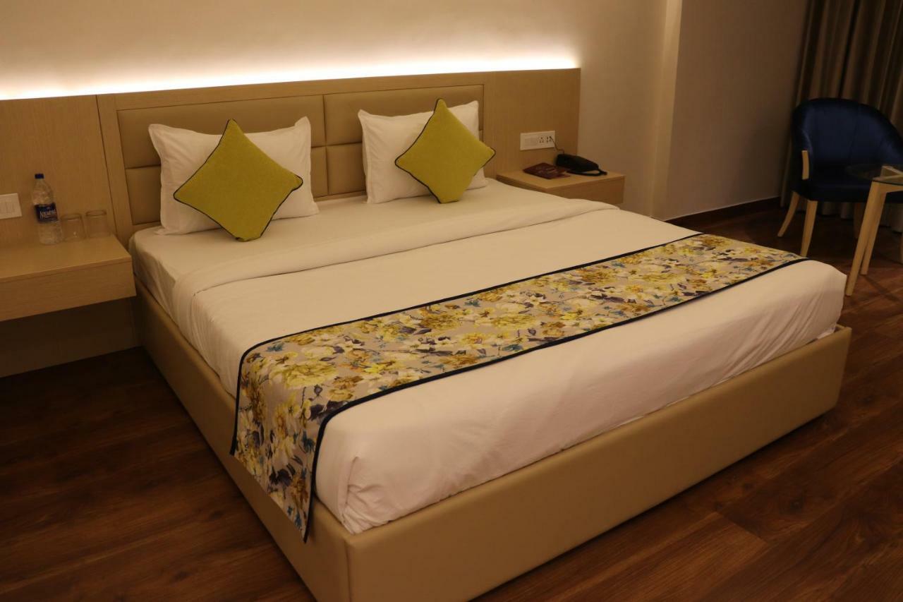 Hotel Le Amor Kota  Extérieur photo