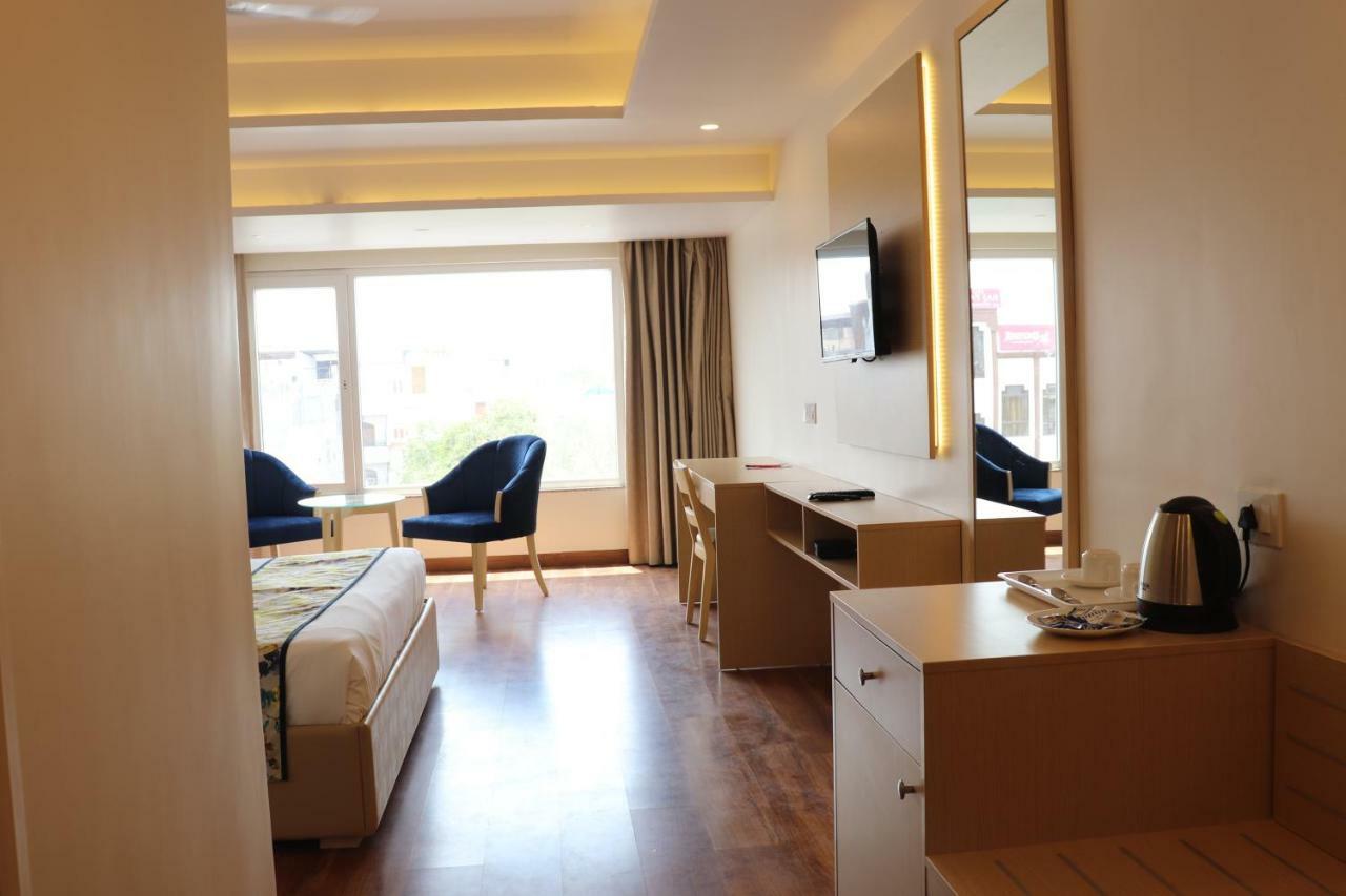 Hotel Le Amor Kota  Extérieur photo