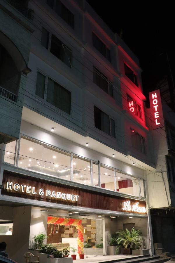 Hotel Le Amor Kota  Extérieur photo